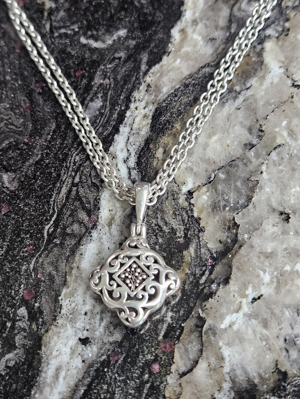 LOIS HILL 925 sterling silver sliding square pendant toggle necklace 16"
